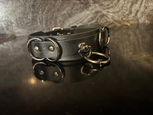 Choker Noir sur Noir