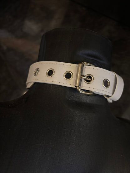 White Surrender (Leer)