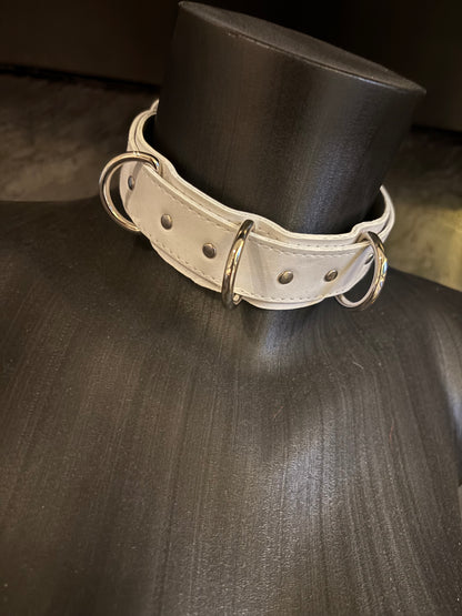 White Surrender (Leer)